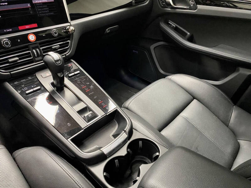 2022 Porsche Macan