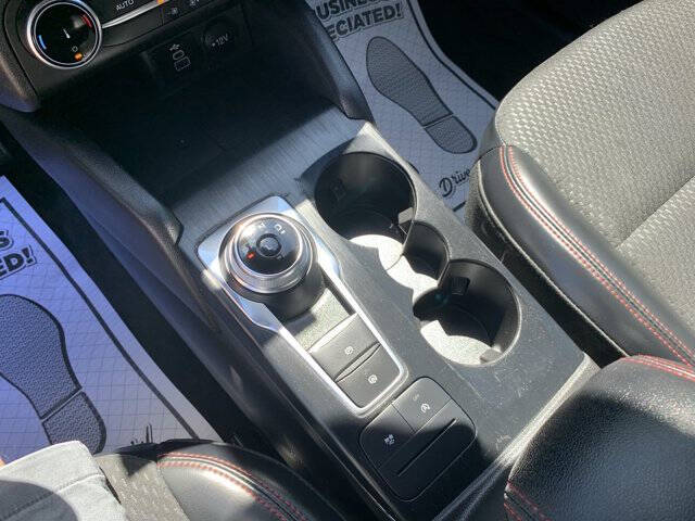 2025 Ford Escape ST-Line