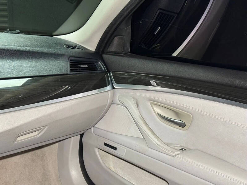 2011 BMW 5 Series 535i