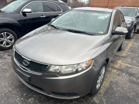 2010 Kia Forte for sale at Best Deal Motors in Saint Charles MO