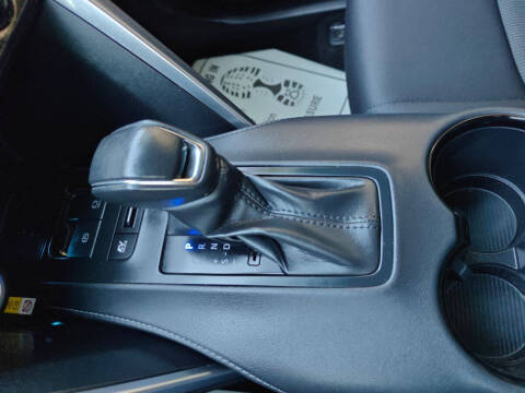 2022 Toyota Venza LE