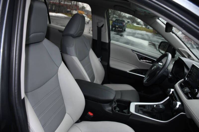 2020 Toyota RAV4 XLE Premium