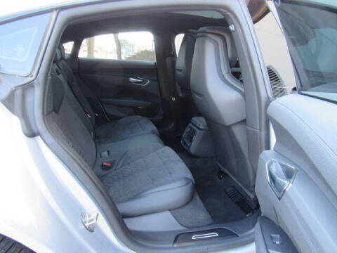 2024 Audi e-tron GT quattro Premium Plus