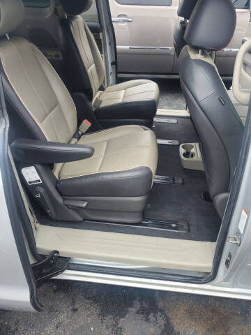 2016 Kia Sedona LX