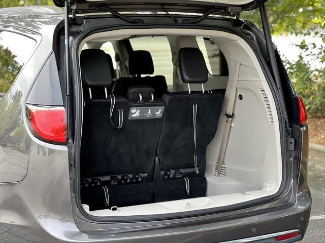 2017 Chrysler Pacifica Touring-L