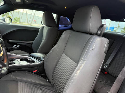 2018 Dodge Challenger SXT