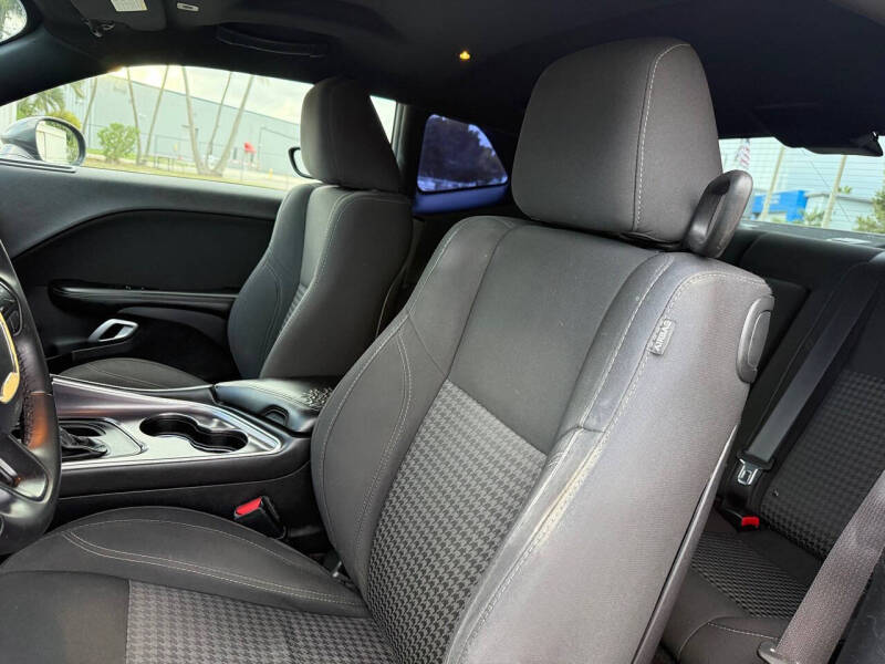 2018 Dodge Challenger SXT