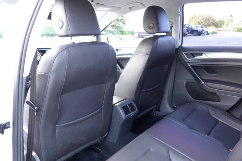 2015 Volkswagen Golf TDI SE