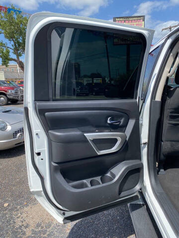 2018 Nissan Titan SV