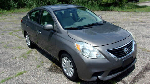 2013 Nissan Versa 1.6 SV