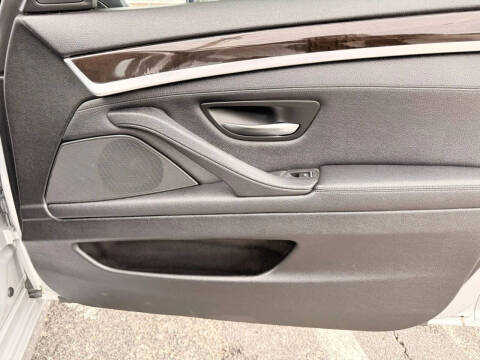 2015 BMW 5 Series 528i