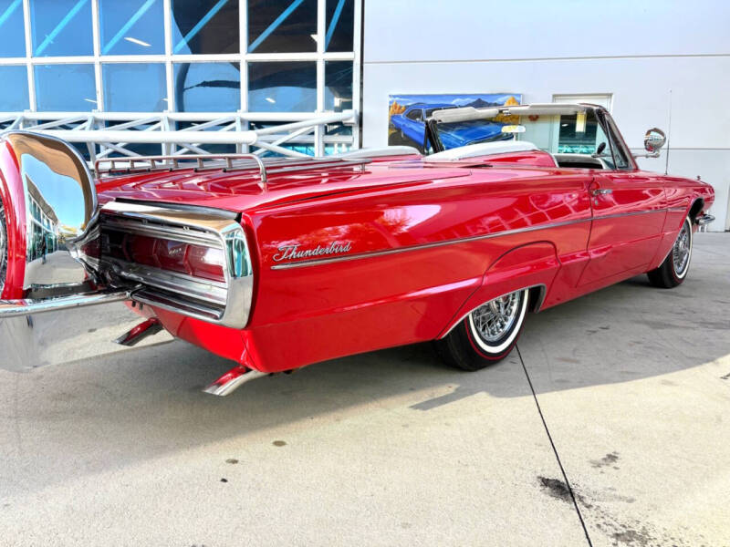 1966 Ford Thunderbird