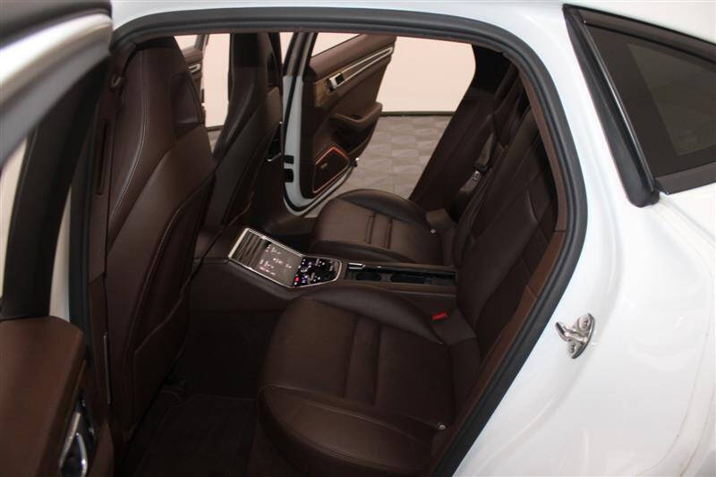 2018 Porsche Panamera