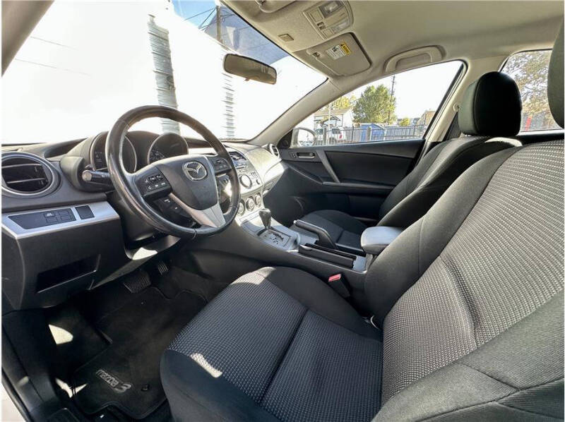 2013 Mazda MAZDA3 i Touring