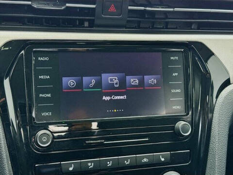 2022 Volkswagen Passat SE