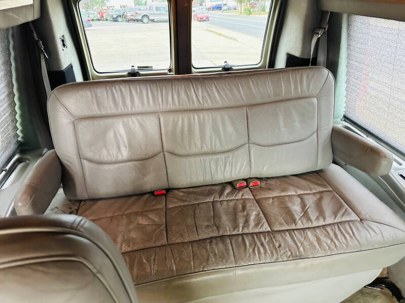 2000 Dodge Ram Van 1500