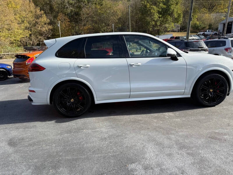 2017 Porsche Cayenne Turbo