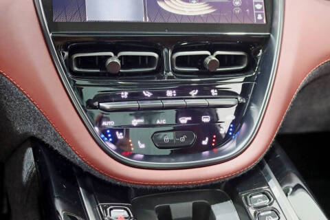 2021 Aston Martin DBX