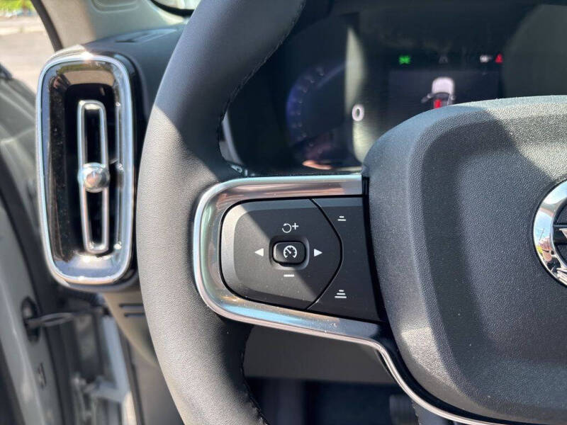 2026 Volvo XC40 B5 Plus