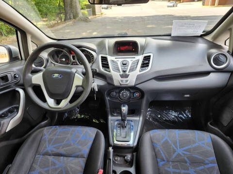 2012 Ford Fiesta SE