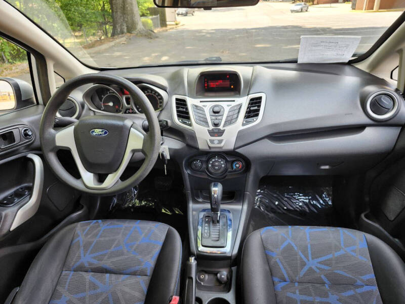 2012 Ford Fiesta SE