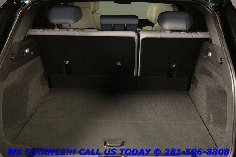 2024 Cadillac LYRIQ Luxury 1