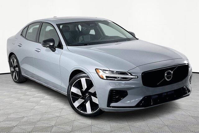 2024 Volvo S60 Recharge T8 Ultimate Dark Theme