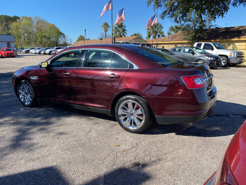 2011 Ford Taurus Limited photo 4