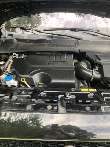 2019 Jaguar E-PACE P300 R-Dynamic SE