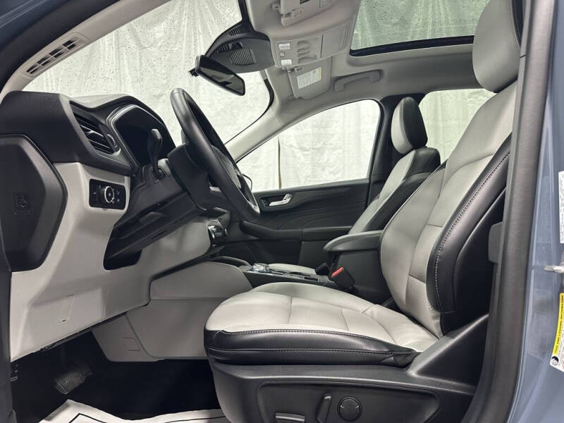 2025 Ford Escape Platinum