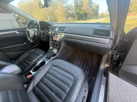 2017 Volkswagen Passat V6 SEL Premium