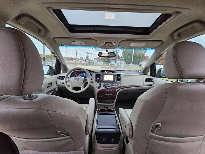 2011 Toyota Sienna XLE 8-Passenger