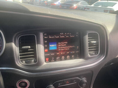 2016 Dodge Charger SXT