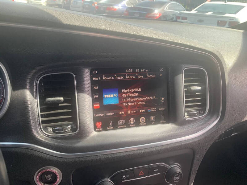 2016 Dodge Charger SXT