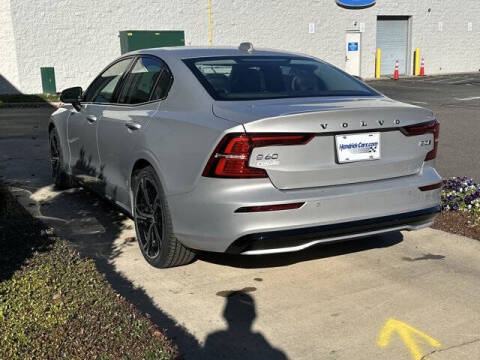 2024 Volvo S60 B5 Core Dark Theme