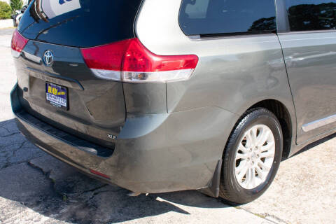 2013 Toyota Sienna XLE 8-Passenger