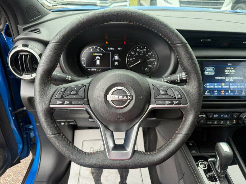 2024 Nissan Kicks SR