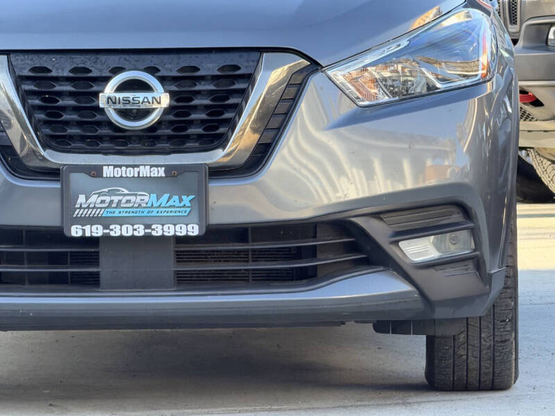 2020 Nissan Kicks SR