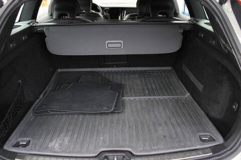 2020 Volvo V60 T5 Momentum