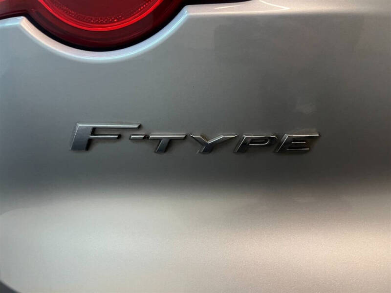 2017 Jaguar F-TYPE R