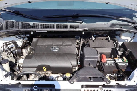 2012 Toyota Sienna LE 8-Passenger