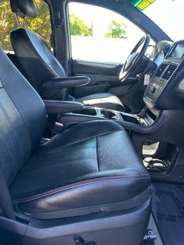 2015 Dodge Grand Caravan R/T