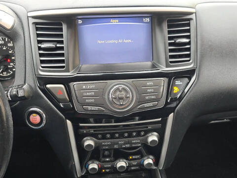 2019 Nissan Pathfinder SV