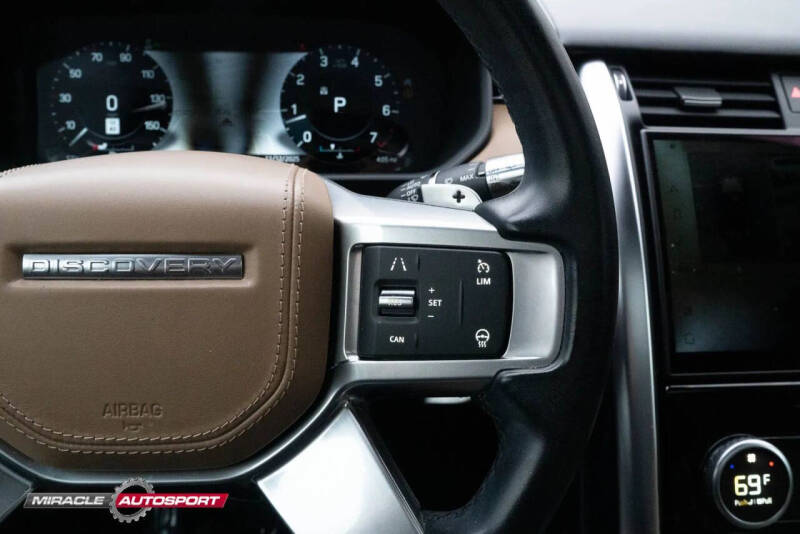 2022 Land Rover Discovery P300 S