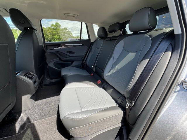 2025 Volkswagen Tiguan SE 4Motion