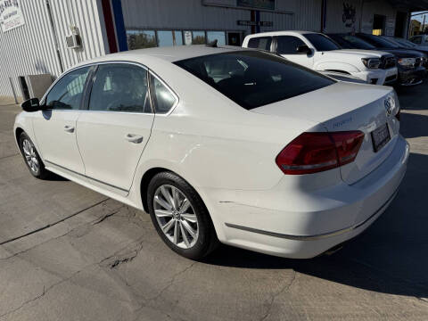 2012 Volkswagen Passat SEL Premium PZEV