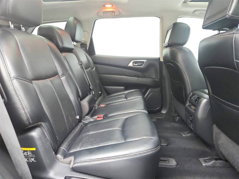 2017 Nissan Pathfinder Platinum