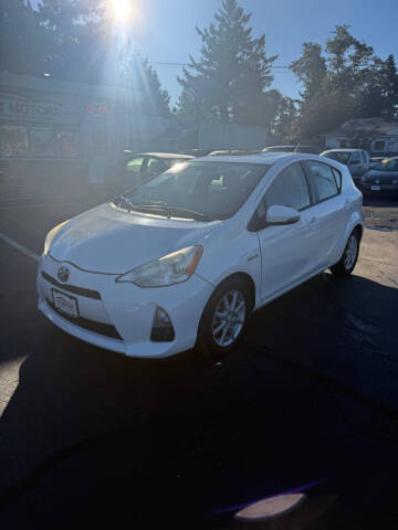 2013 Toyota Prius c Three