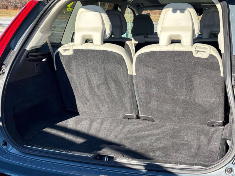 2020 Volvo XC90 T5 Momentum