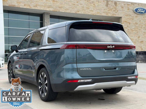 2024 Kia Carnival EX